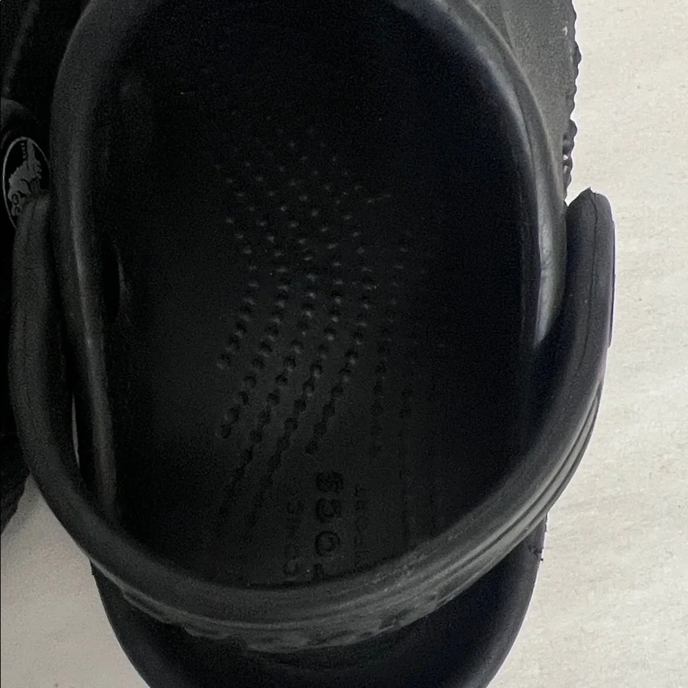 CROCS Kids Black Sandals sz 6